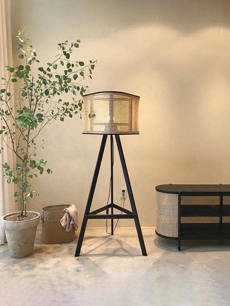 Scandinavian Ash Wood Rattan Floor Lamp: Elegant, Artistic Home Lighting Floor Lamps Lighting Color : Black|Walnut |Dark Green|Cherry Wood Color 